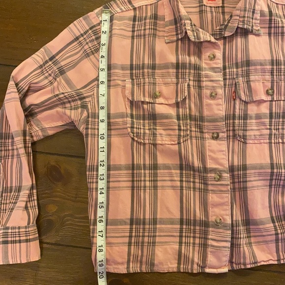 EUC Levi’s Pink and Black Plaid Cropped Cotton Shirt - Picture 4 of 6